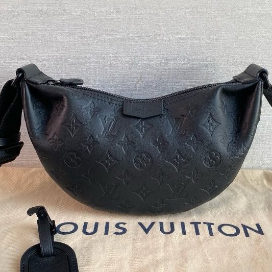 芯片款 路易威登/Louis Vuitton Hamac Bag 黑色全皮壓花月亮包-6