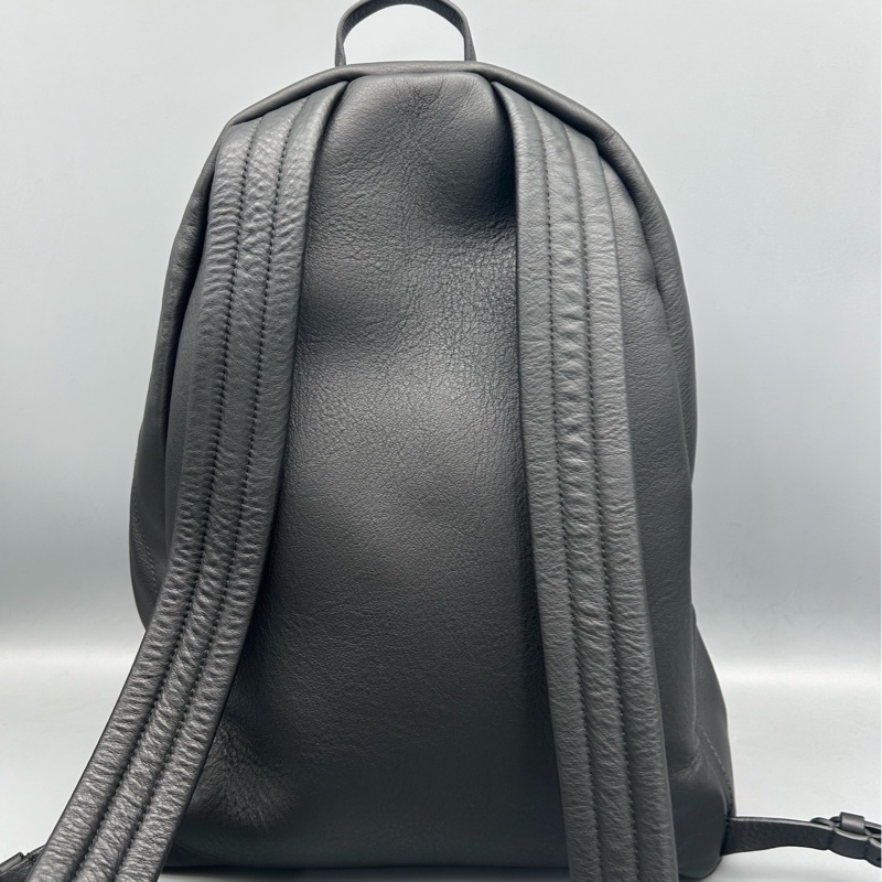 Balenciaga巴黎世家黑色牛皮雙肩包 經典字母款 全皮材質-1