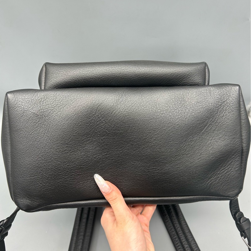 Balenciaga巴黎世家黑色牛皮雙肩包 經典字母款 全皮材質-4