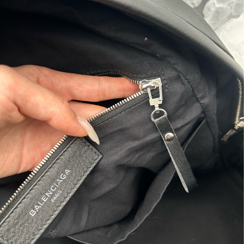 Balenciaga巴黎世家黑色牛皮雙肩包 經典字母款 全皮材質-5