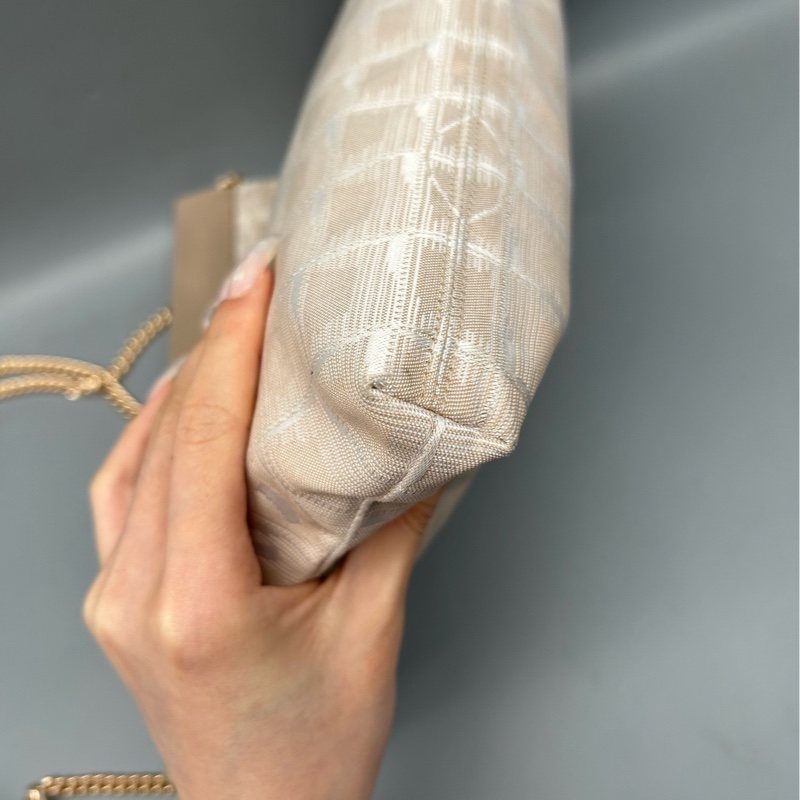 Chanel香奈兒冰格帆布手提包 淺卡其色  尺寸29×28cm-2