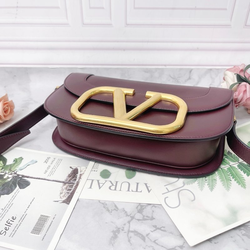 Valentino Supervee酒紅色肩背包牛皮 金色大V標誌扣 25×15×6cm 98新配件塵袋-3