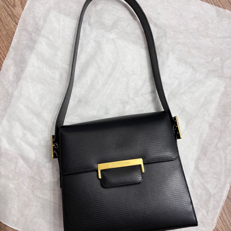 Vintage Yves Saint Laurent (YSL) 壓紋皮革金釦包-7