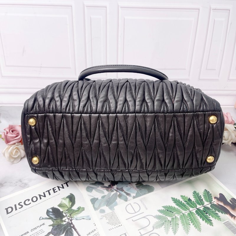 miumiu 黑色肩背手提包 32X12X25 98新配件塵袋 肩帶-4