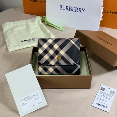 🎁全新盒裝 Burberry 巴寶莉 戰馬金釦 格紋翻蓋卡夾 零錢包（原價14900）