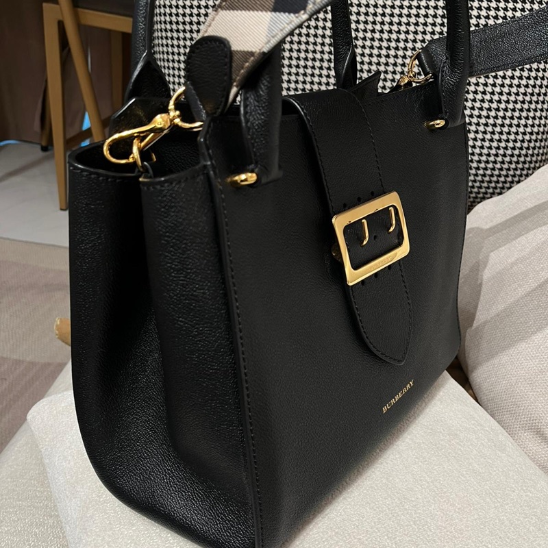 Burberry medium buckle tote bag-4