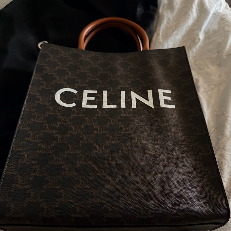 全新Celine Triomphe Canvas琴譜包-2