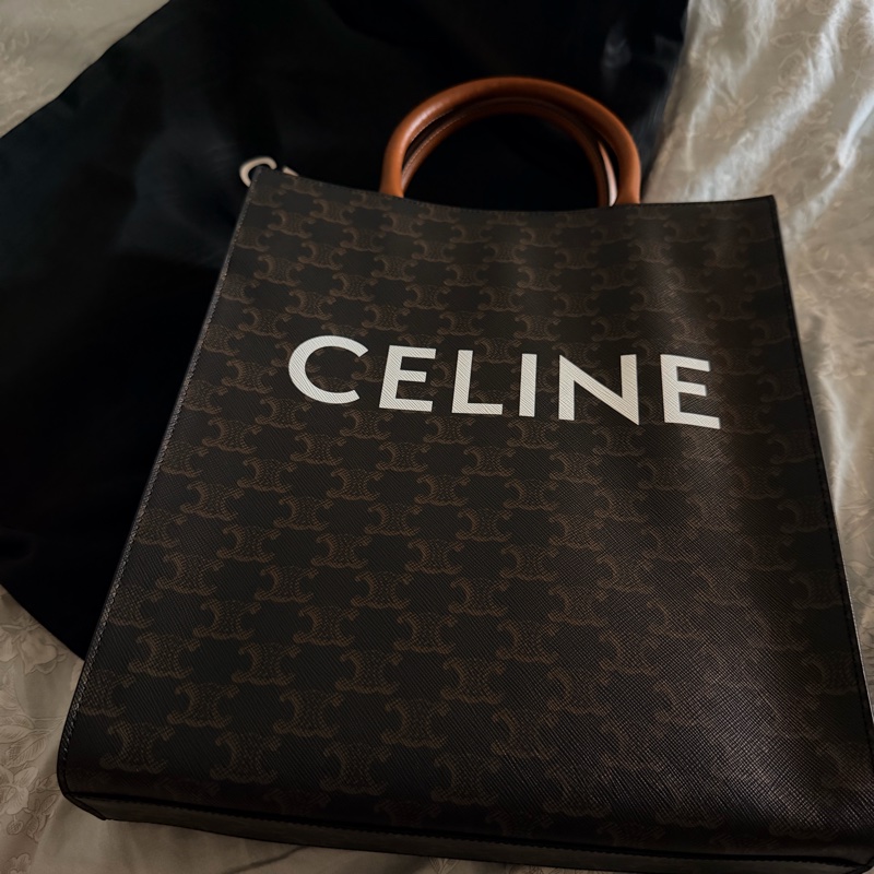 全新Celine Triomphe Canvas琴譜包-4