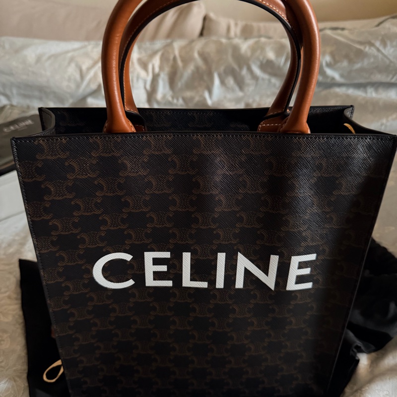 全新Celine Triomphe Canvas琴譜包-6