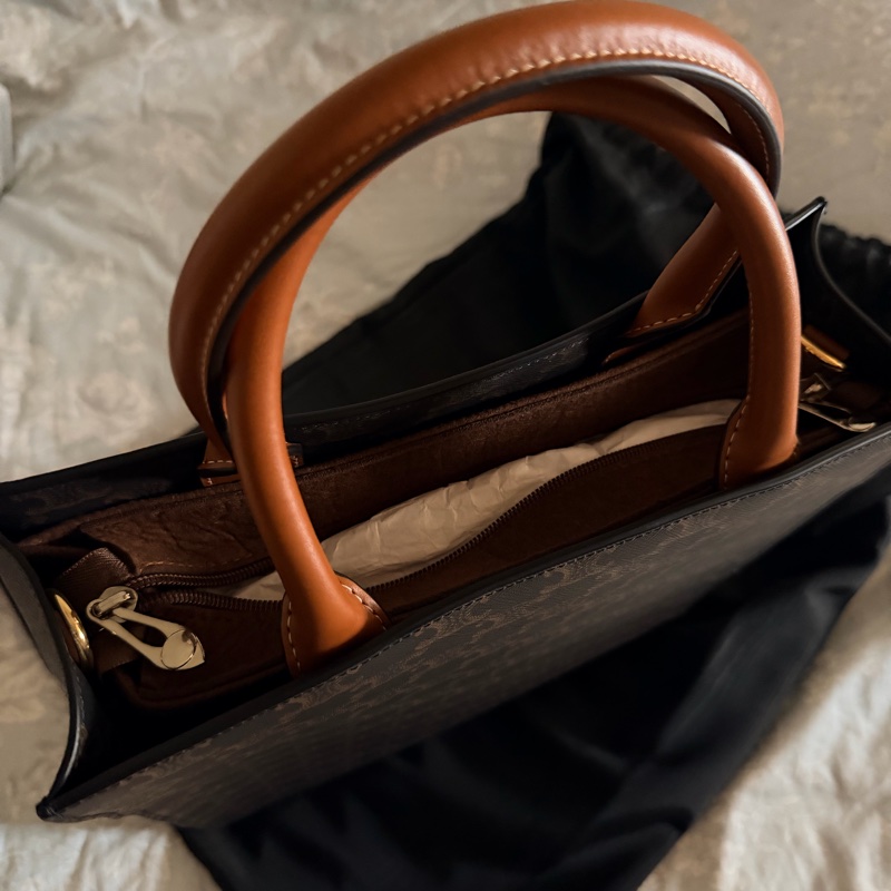 全新Celine Triomphe Canvas琴譜包-22