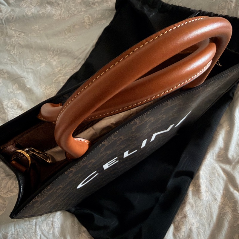 全新Celine Triomphe Canvas琴譜包-25
