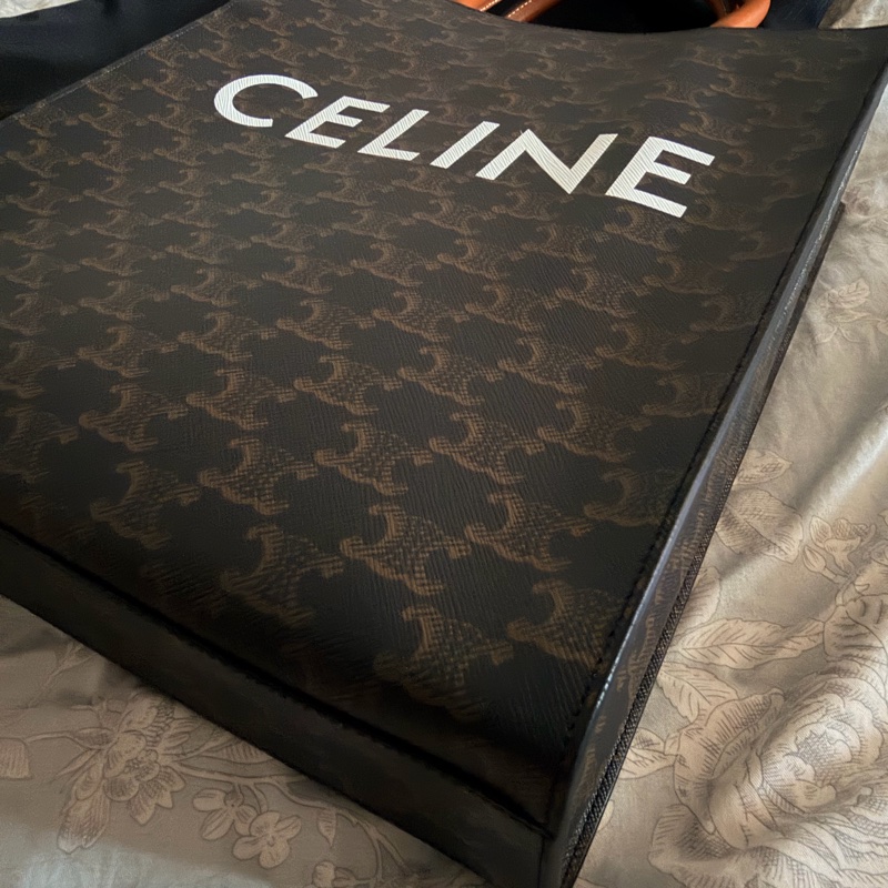全新Celine Triomphe Canvas琴譜包-26
