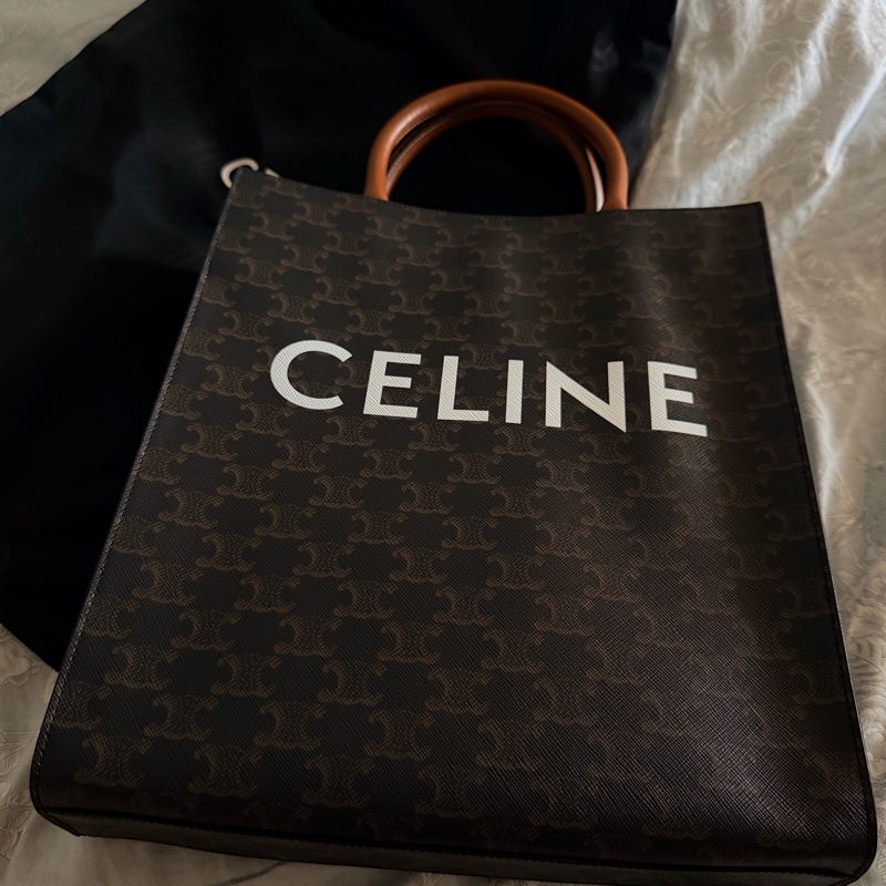 全新Celine Triomphe Canvas琴譜包-28