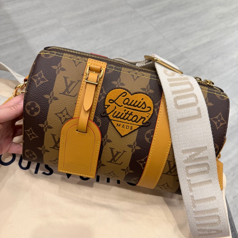 LV x Nigo 聯名 限量 City Keepall 斜背包-1