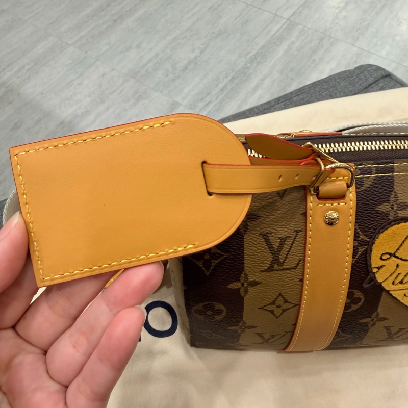 LV x Nigo 聯名 限量 City Keepall 斜背包-10