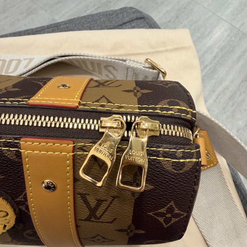 LV x Nigo 聯名 限量 City Keepall 斜背包-11