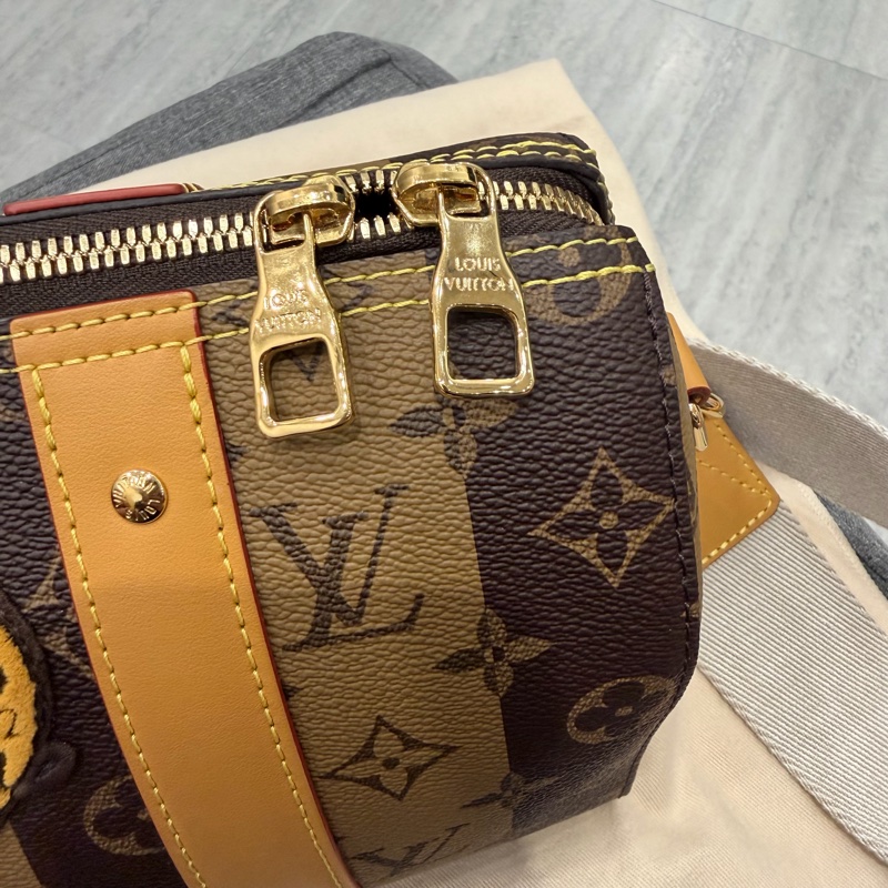 LV x Nigo 聯名 限量 City Keepall 斜背包-12