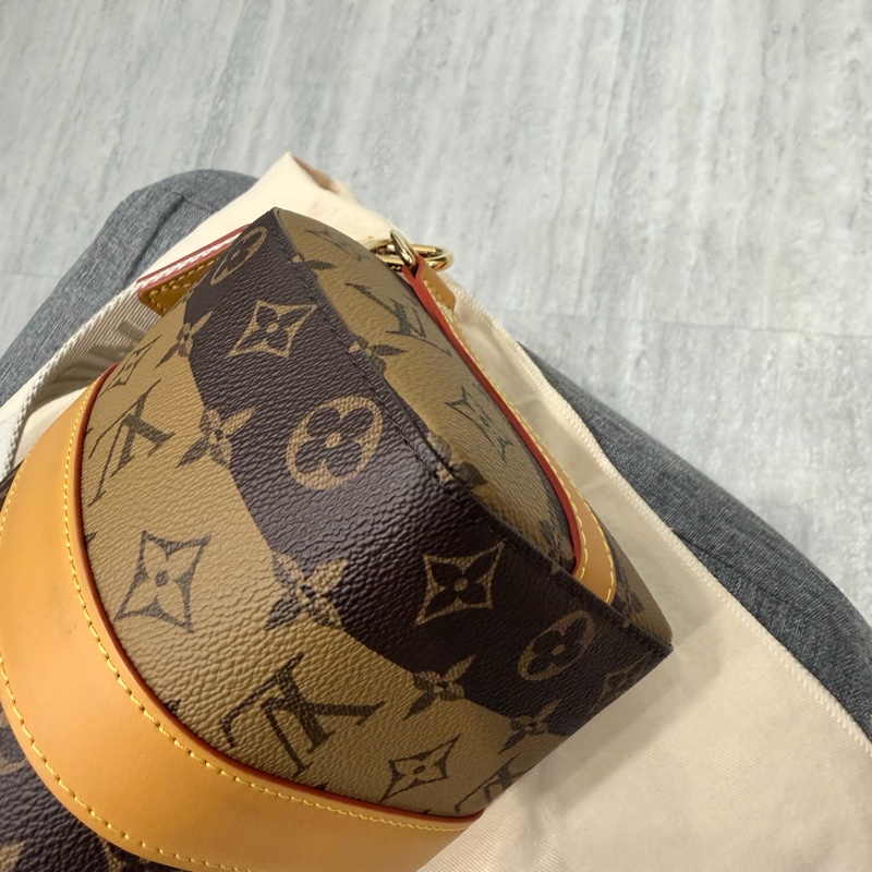 LV x Nigo 聯名 限量 City Keepall 斜背包-15