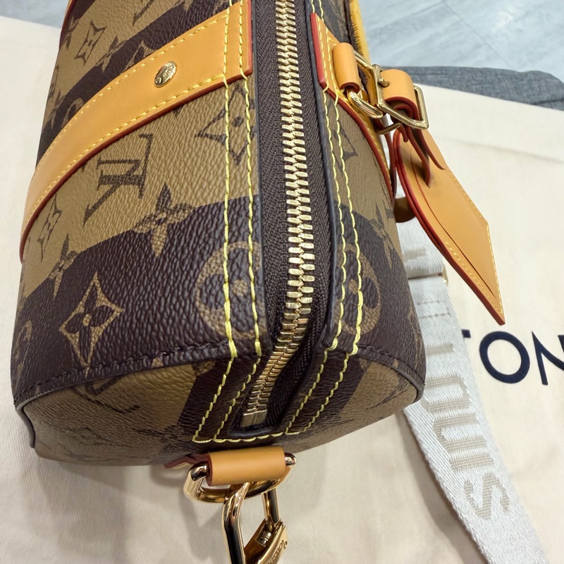 LV x Nigo 聯名 限量 City Keepall 斜背包-21