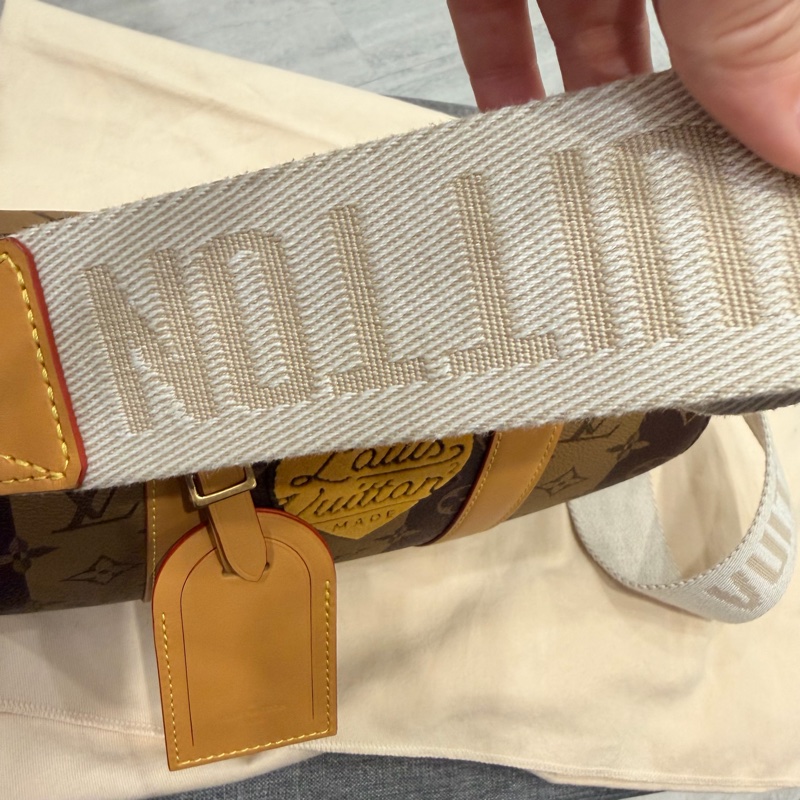 LV x Nigo 聯名 限量 City Keepall 斜背包-26