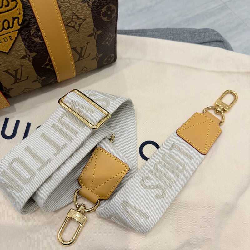 LV x Nigo 聯名 限量 City Keepall 斜背包-44