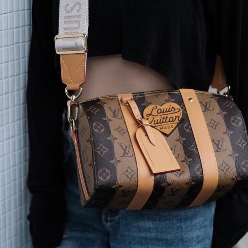 LV x Nigo 聯名 限量 City Keepall 斜背包-49