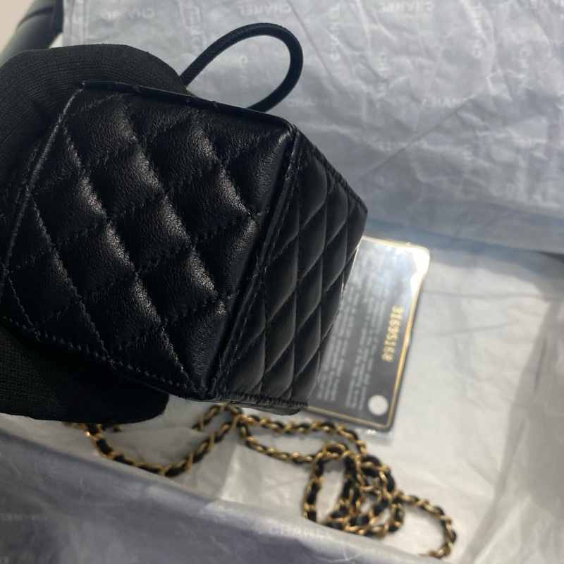 【31開帶卡】香奈兒/Chanel 口紅包盒子包 22C 系列黑金牛皮 底長7-5