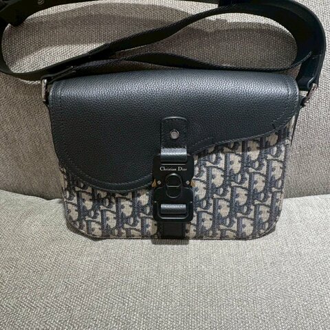 Dior Saddle迷你翻蓋郵差包