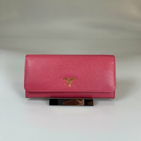 PRADA  粉色掀蓋釦式長夾