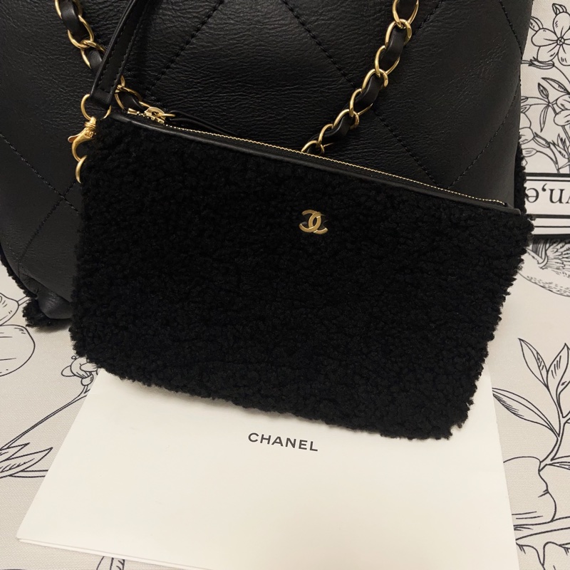 Chanel 皮毛一體22Bag-4