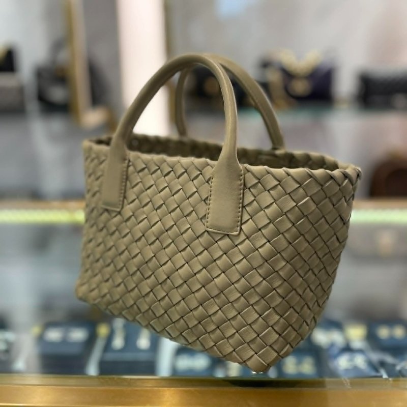 BOTTEGA VENETA 小羊皮編織手提兩用包 淺綠色-1