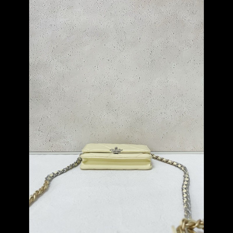 Chanel 19bag wallet on chain-4