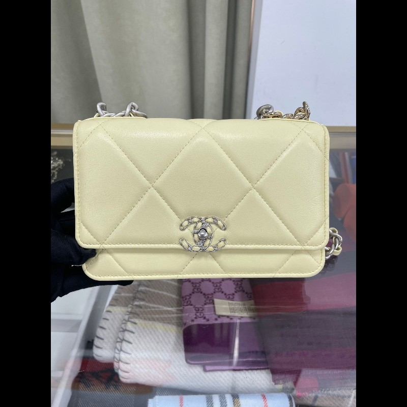 Chanel 19bag wallet on chain-5