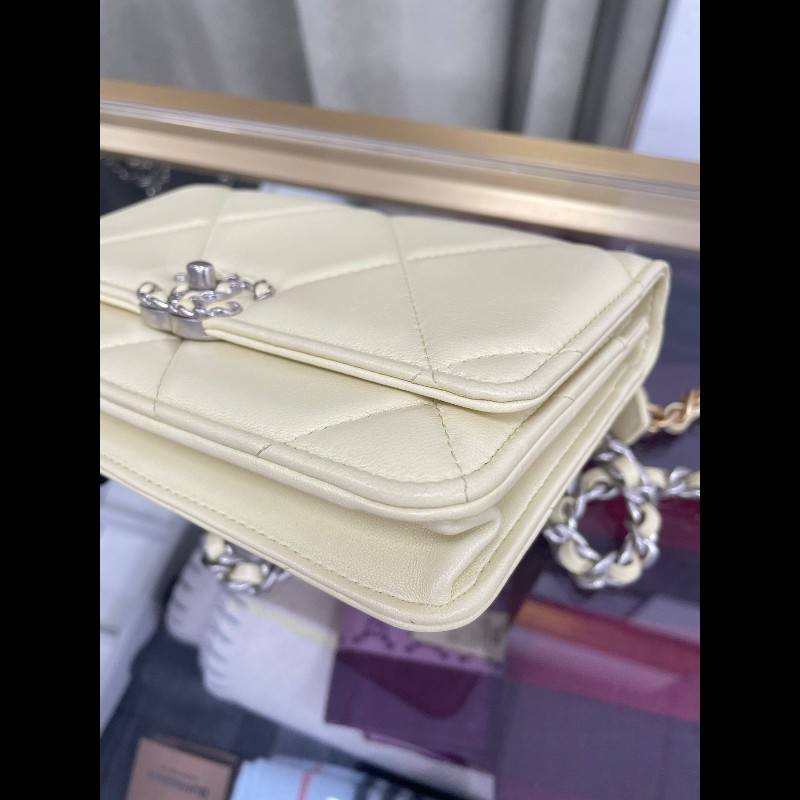 Chanel 19bag wallet on chain-9