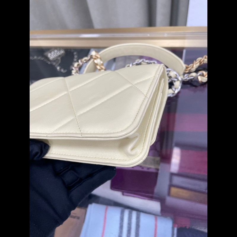 Chanel 19bag wallet on chain-11