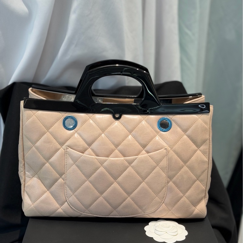 chanel 香奈兒奶茶色 tote衣架 手提 單肩包-1