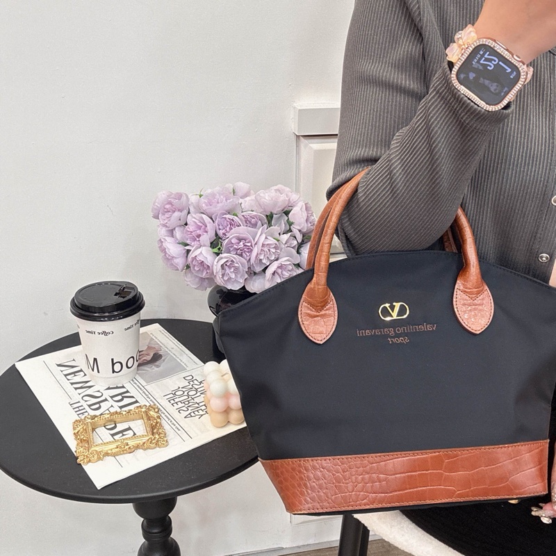【赫蒂國際精品】Valentino 范倫鐵諾 復古手提袋 vintage-1