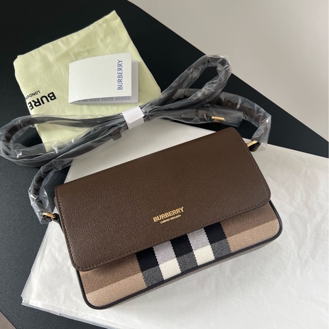 Burberry帆布拼皮格紋郵差包