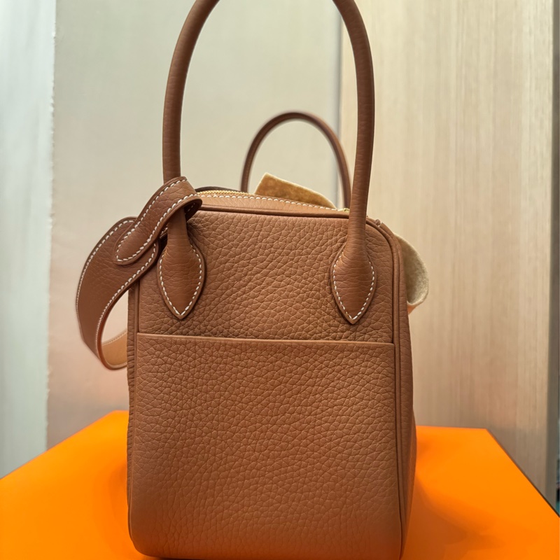 (Full set, like new) Hermès Lindy 26 Bag in taurillon Clemence leather in Gold colour  (Stamp K)-1