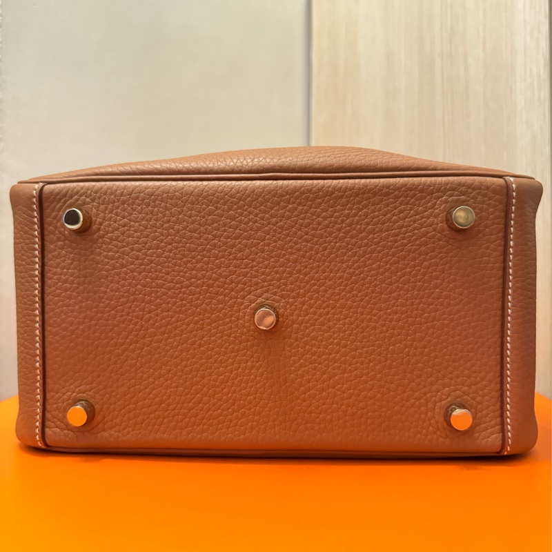 (Full set, like new) Hermès Lindy 26 Bag in taurillon Clemence leather in Gold colour  (Stamp K)-5