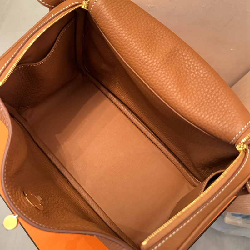 (Full set, like new) Hermès Lindy 26 Bag in taurillon Clemence leather in Gold colour  (Stamp K)-9