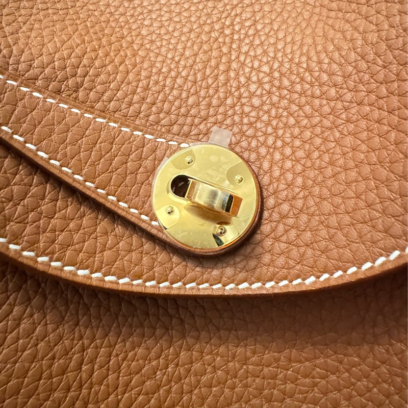 (Full set, like new) Hermès Lindy 26 Bag in taurillon Clemence leather in Gold colour  (Stamp K)-11
