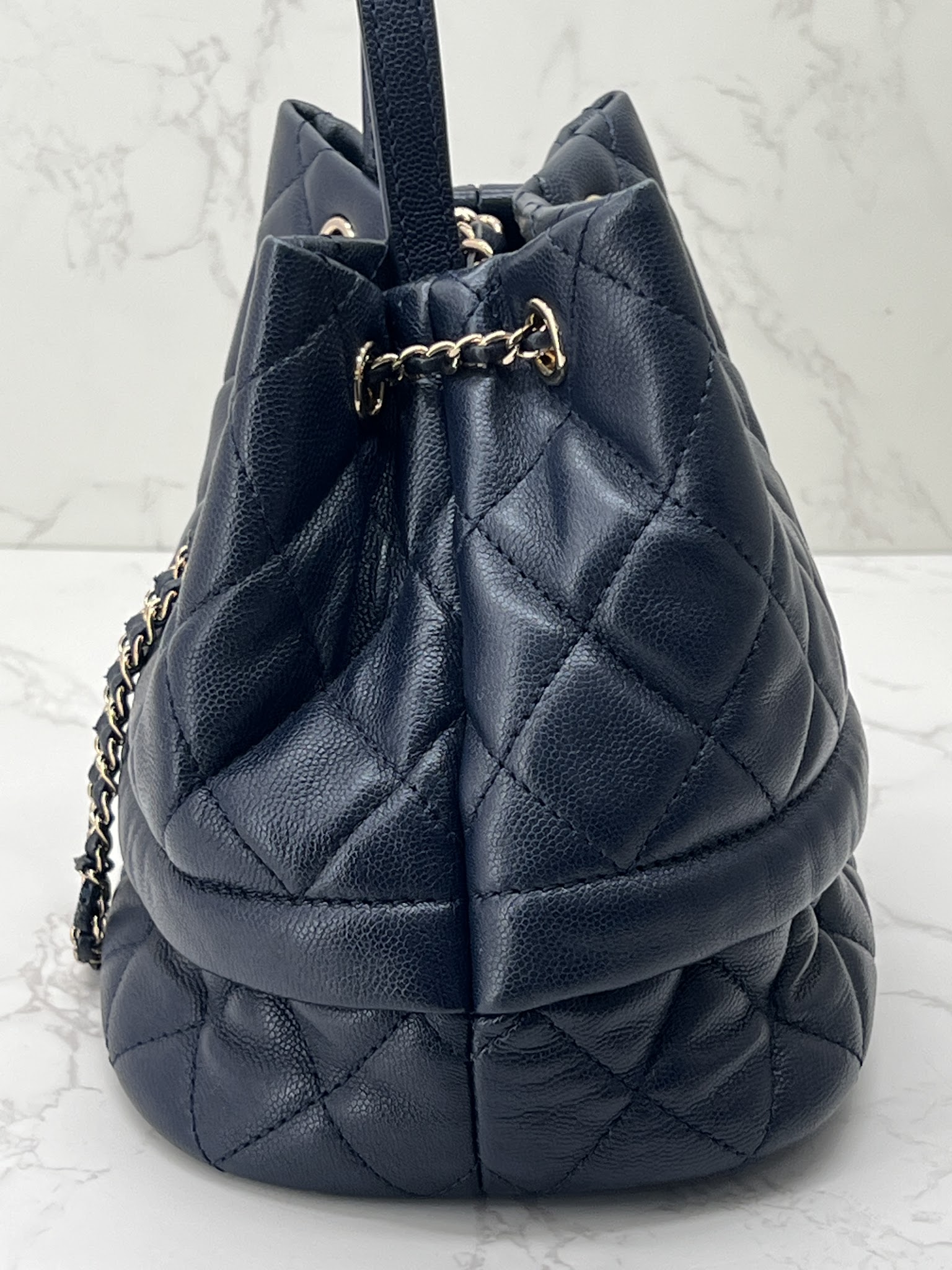香緹國際精品 CHANEL 抽繩 水桶包 保卡款 28開 983-7