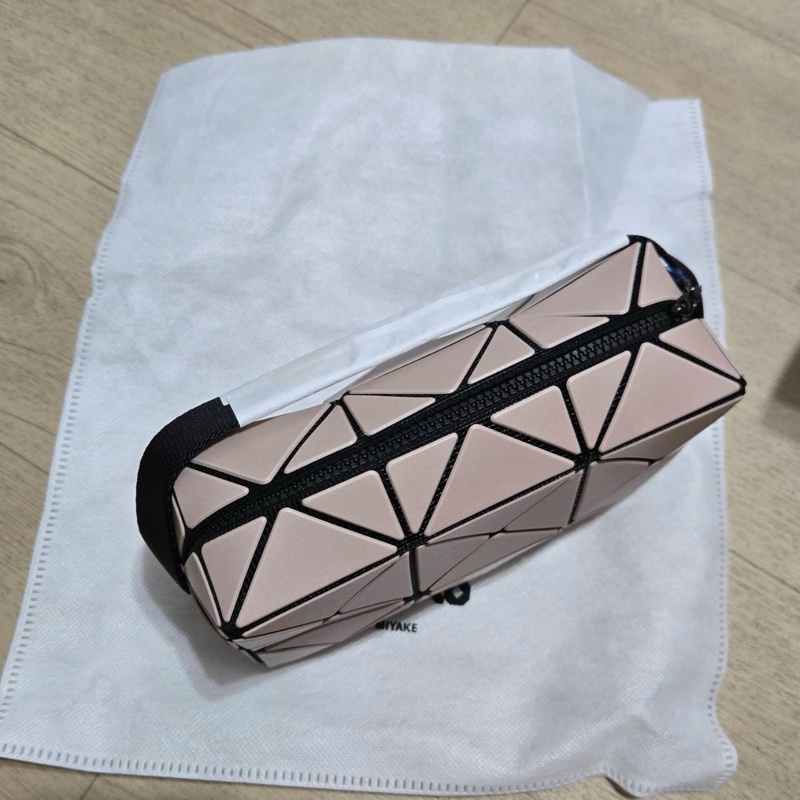 Issey Miyake 三宅一生 BaoBao 小號 邱比特包 霧米色 稀有款-1
