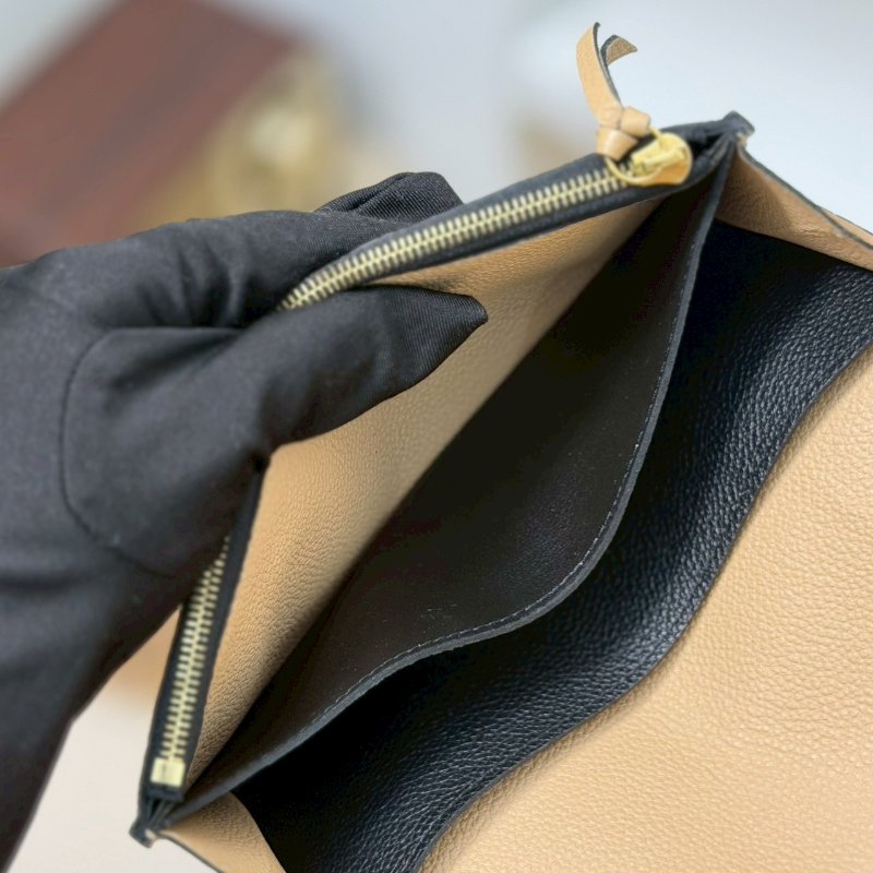 🏷LV 路易威登．Emilie 黑壓紋長夾 M62369-18