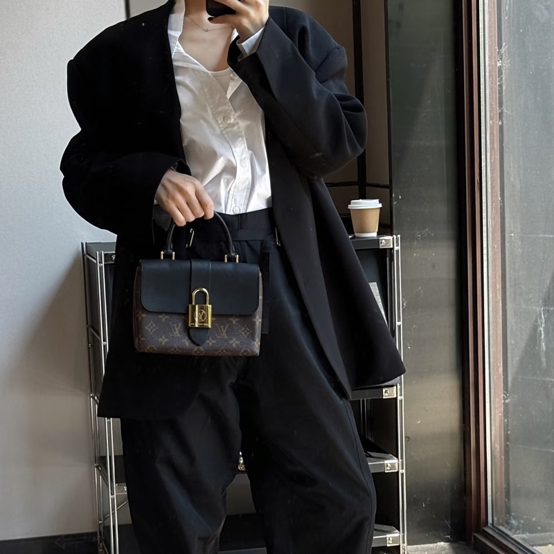 Louis Vuitton路易威登老花拼黑Locky bb經典鎖頭包🔐-17
