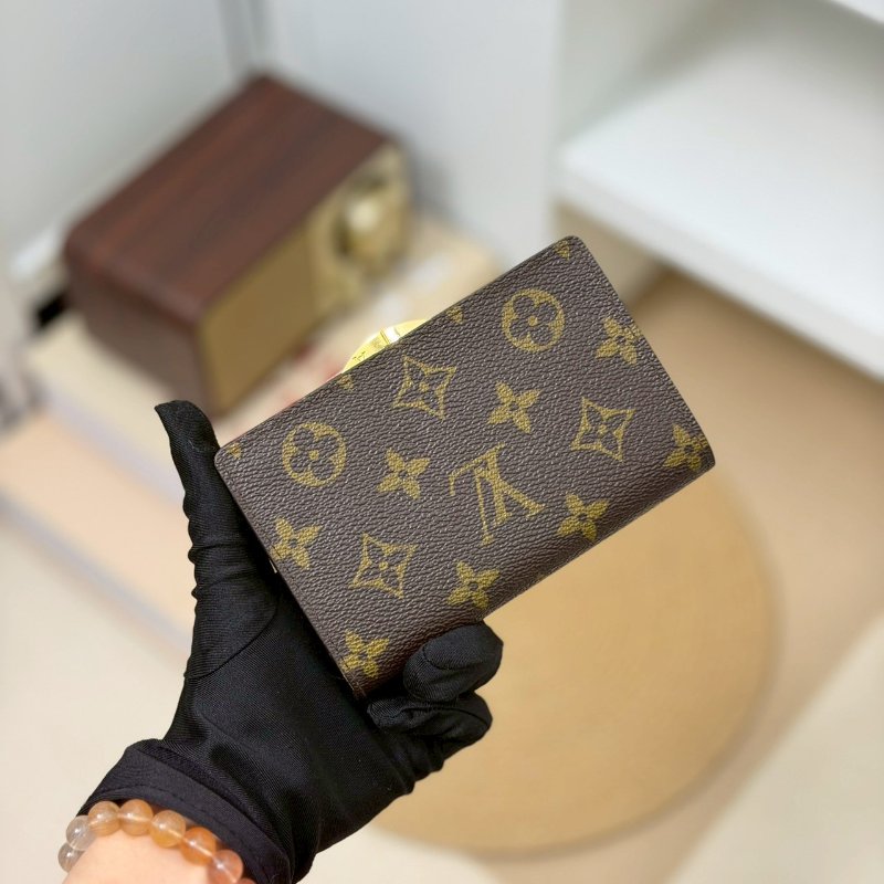 🏷LV 路易威登．老花蝴蝶扣中夾 M61663/客人寄賣-1