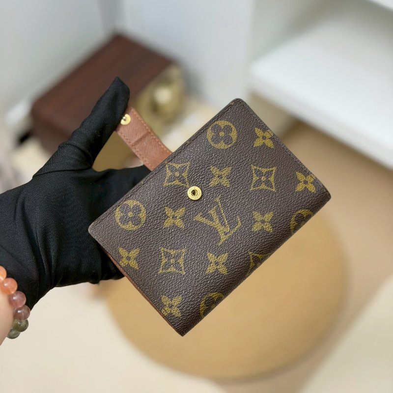 🏷LV 路易威登．老花蝴蝶扣中夾 M61663/客人寄賣-15