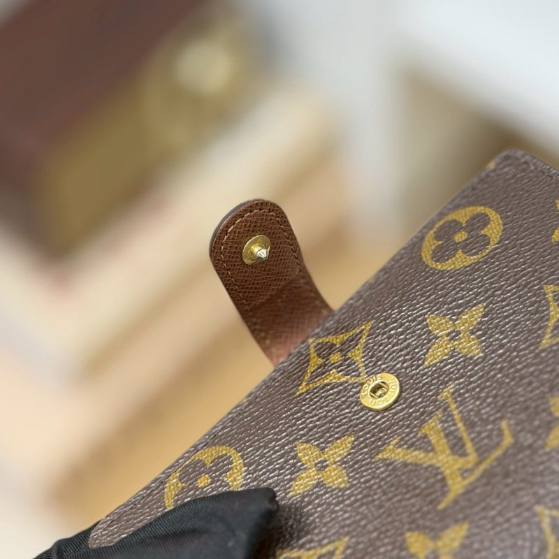 🏷LV 路易威登．老花蝴蝶扣中夾 M61663/客人寄賣-16