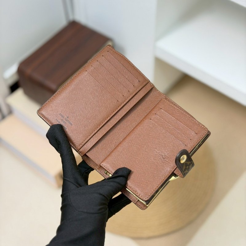 🏷LV 路易威登．老花蝴蝶扣中夾 M61663/客人寄賣-17